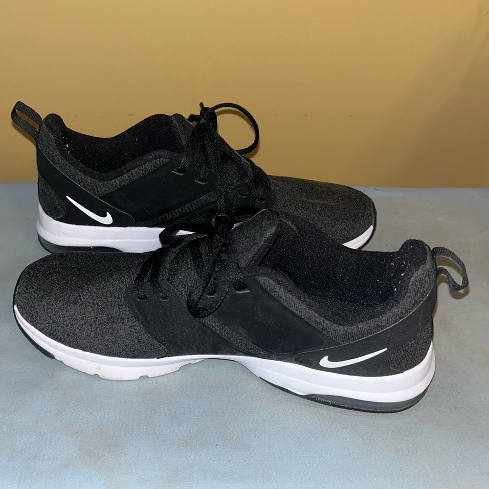 Nike Air Bella Cross Training Sneakers